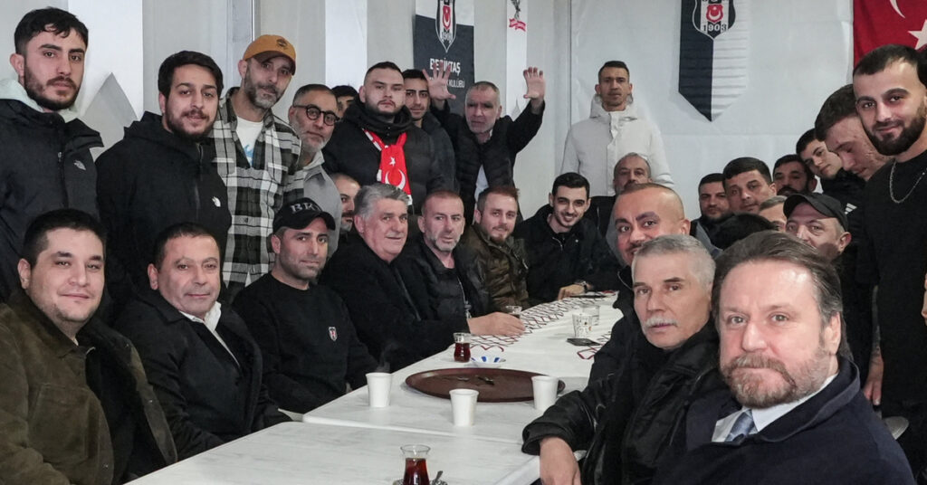 Serdal Adalı taraftarlarla iftar yaptı