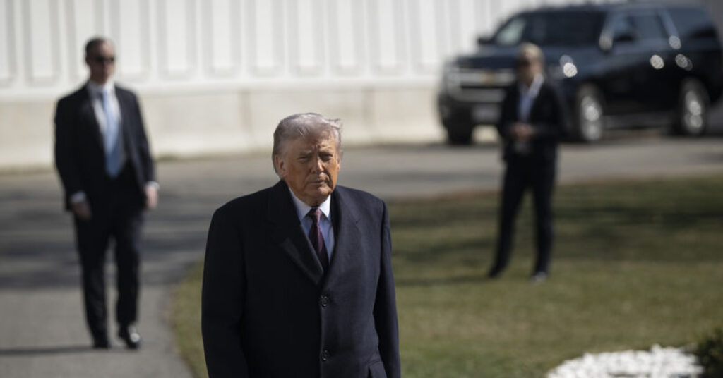 Trump’tan ilk açıklama: İran’a büyük çaplı operasyon başlattık