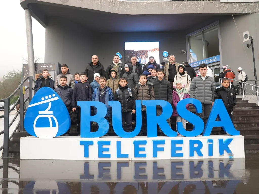 Osmangazi Belediyesi’nden Çocuklara Uludağ’da Kayak Sürprizi