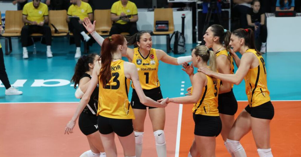 VakıfBank, geri dönüşle çeyrek finalde!