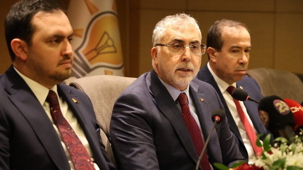 Vedat Işıkhan: Deprem bölgesinde sigortalı kişi sayısı 2 milyon 56 bin kişiye ulaştı