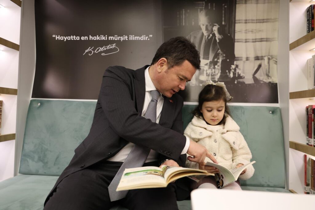 Osmangazi’de ‘Yeni Gezici Kütüphane Yollarda’