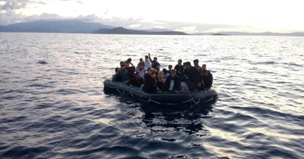 Yunan sahil güvenlik gemisi ile göçmen botu çarpıştı: 14 ölü