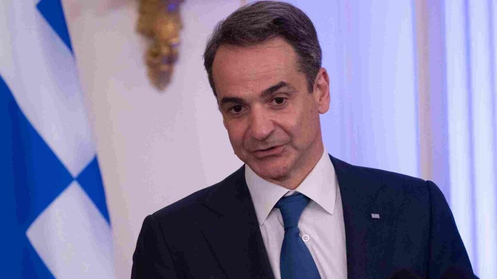 Yunanistan’da ‘yeni anayasa’ gündemi: Miçotakis süreci başlattığını ilan etti