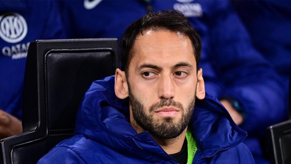 Inter kötü haberi verdi! Hakan Çalhanoğlu o maçı kaçıracak…