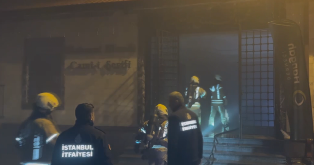 Camide gece yarısı yangın çıktı