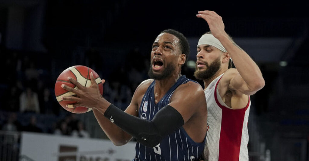 Anadolu Efes, Bahçeşehir Koleji’ne kaybetti!