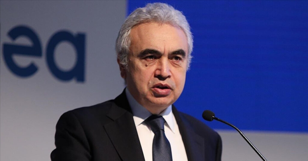Gerekirse daha fazla petrol stokunun serbest bırakılması konusunda görüşüyoruz