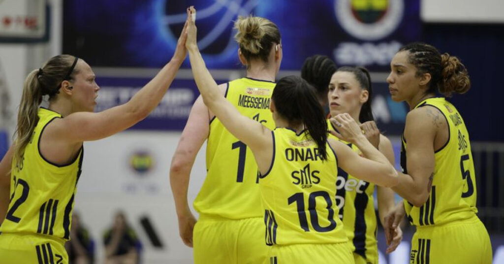 Fenerbahçe seride öne geçti!