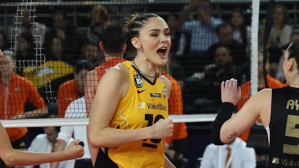 Finalde Eczacıbaşı’nı yenen VakıfBank, Kupa Voley’de şampiyon oldu