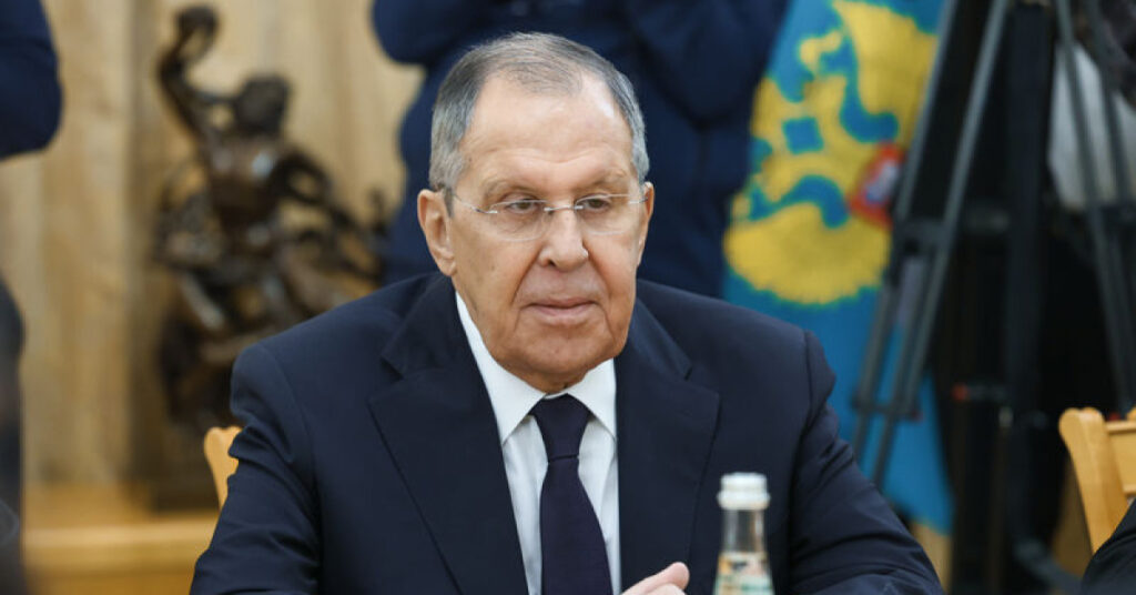 Lavrov: İran’a askeri ürün veriyoruz