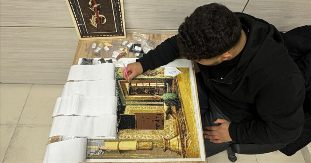 Suça yönelmesinler diye çocuklar sanatla buluşturuluyor