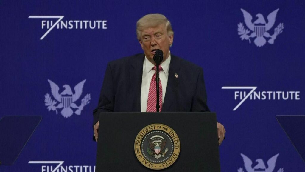 ABD Başkanı Hürmüz Boğazı’na “Trump Boğazı” dedi