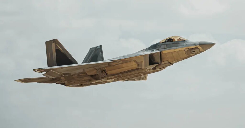 ABD’nin İran’a karşı sahaya sürdüğü F-22’nin özellikleri neler?
