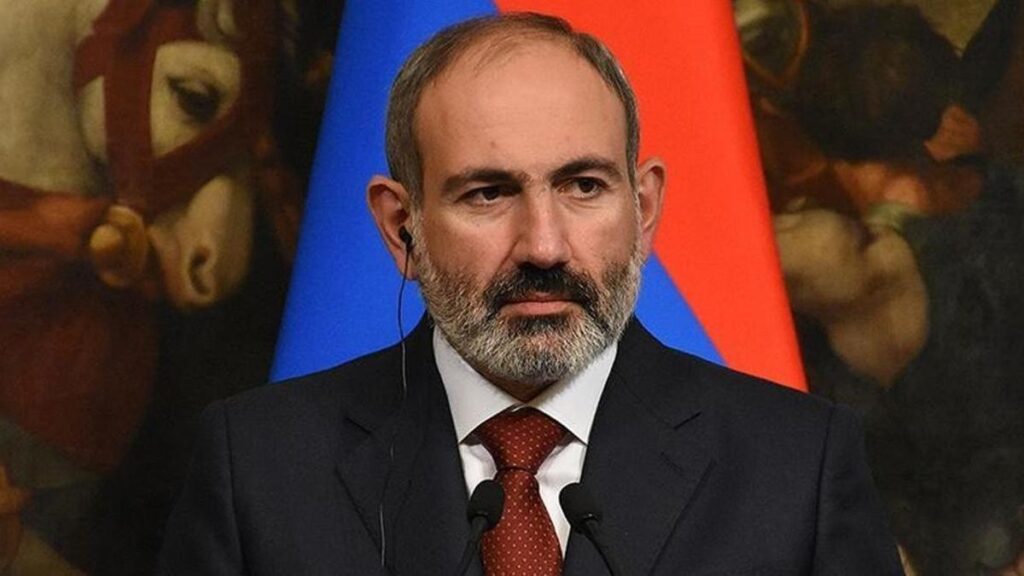 Ermenistan Başbakanı Paşinyan’a kilisede saldırı teşebbüsü