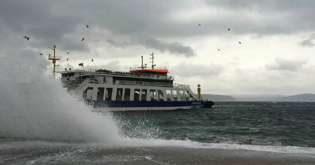 Marmara’da fırtına: İDO ve BUDO’dan sefer iptalleri
