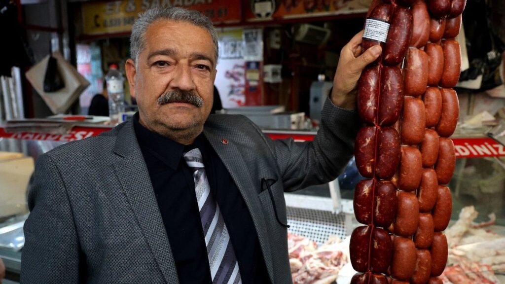 Adana’da uzmanından vatandaşa ‘ucuz sucuk’ uyarısı