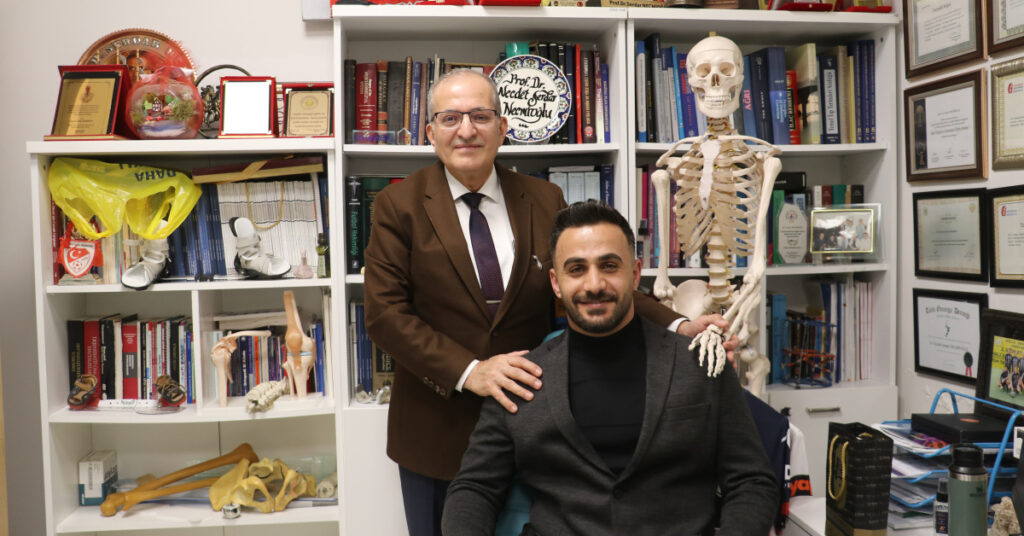 Doktorundan etkilendi, aynı mesleği seçti, 20 yıl sonra buluştu