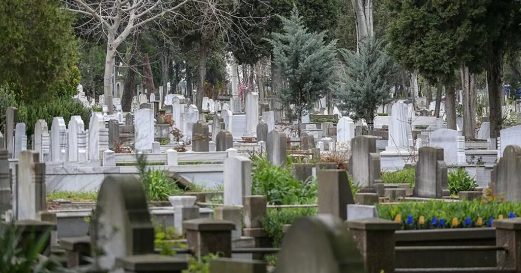 İstanbul’da mezarlıkta silahlı çatışma: İki can kaybı var