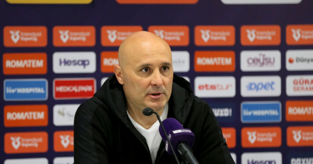Futbolcularımın verdiği mücadeleden memnunum