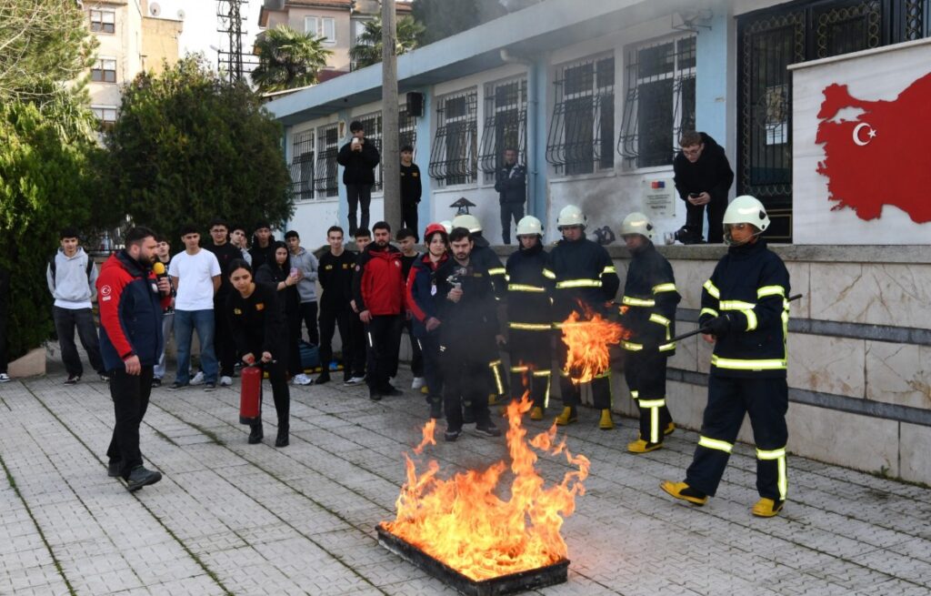 Osmangazi’de Gerçeğini Aratmayan Yangın Tatbikatı