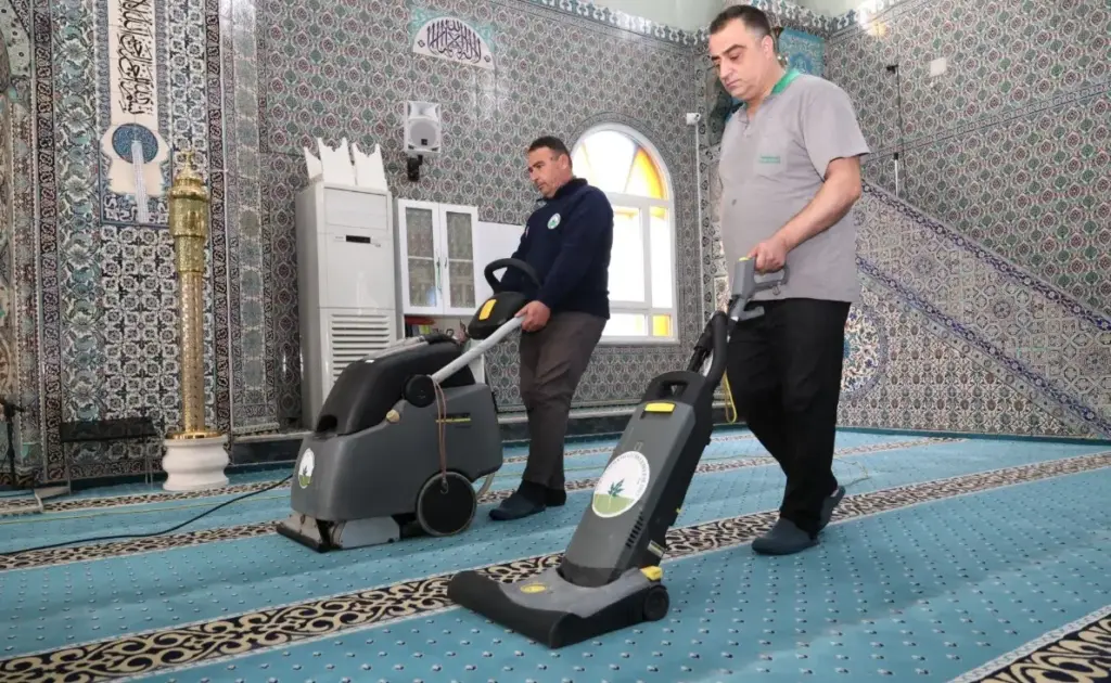 Osmangazi’de Camilerde Bayram Temizliği