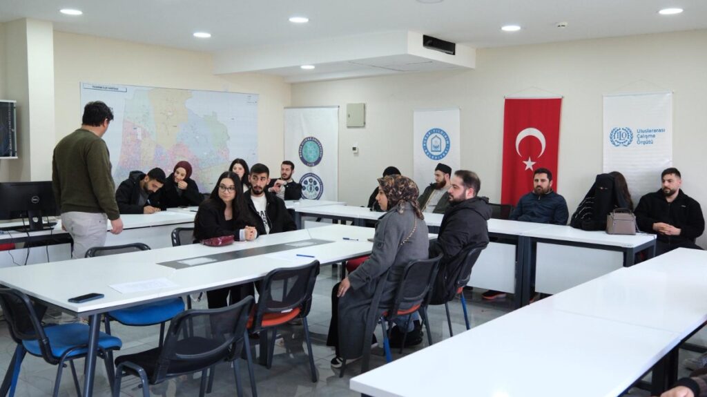 GENÇ ÇİFTLERE ‘AİLE’ EĞİTİMİ