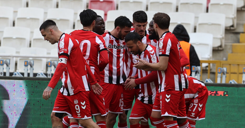 Sivasspor 3 puanı tek golle aldı!