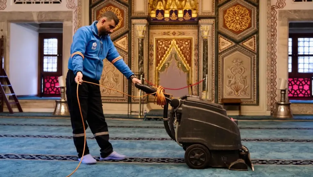 YILDIRIM’DA CAMİLERE BAYRAM TEMİZLİĞİ