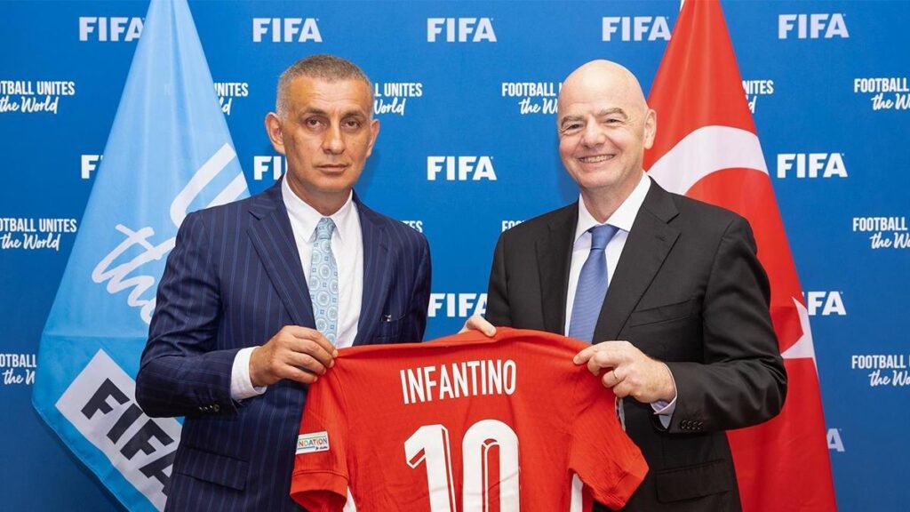 FIFA Başkanı Gianni Infantino: Tebrikler Türkiye! Ay-yıldız bir kez daha parıldıyor…