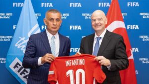 FIFA Başkanı Gianni Infantino: Tebrikler Türkiye! Ay-yıldız bir kez daha parıldıyor…