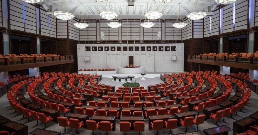 Ekonomiye ilişkin kanun teklifi geçti: Kıymetli taşlara yüzde 20 ÖTV