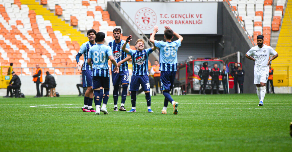 Adana Demirspor bu sezonki ilk galibiyetini aldı!