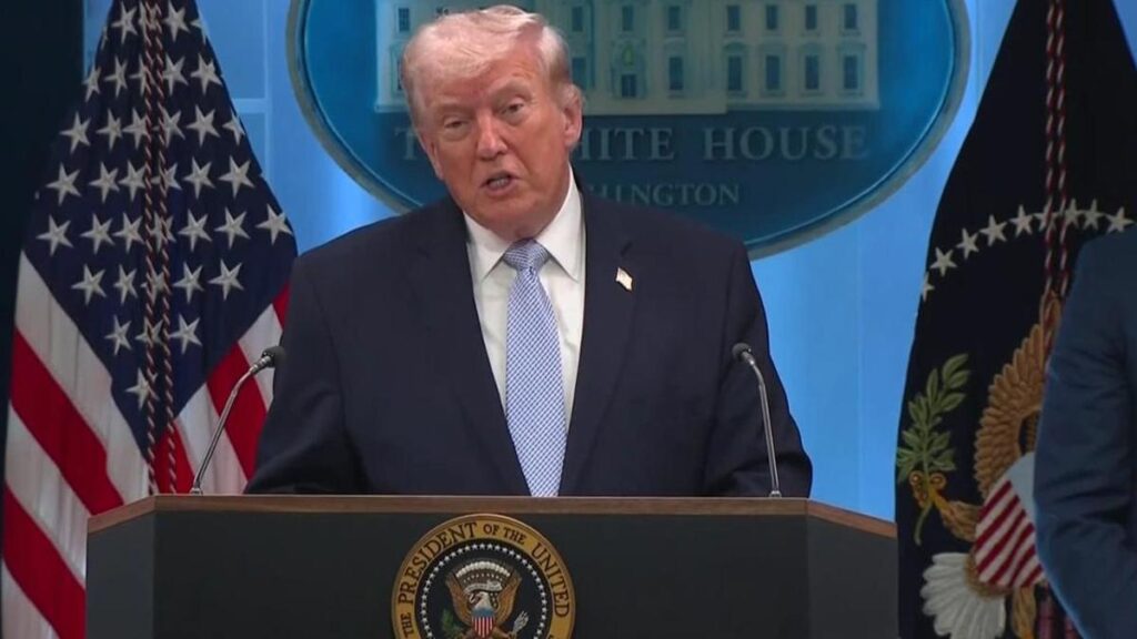 Trump’tan tehdit dolu sözler: İran bir gecede yok edilebilir