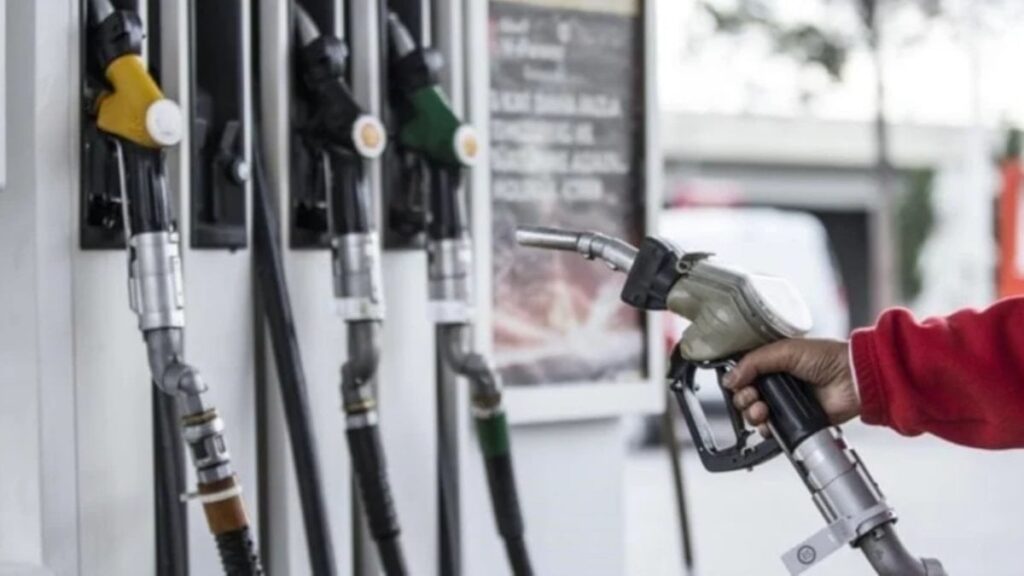 Motorin ve benzine dev zam geliyor: Pompaya yansıyacak