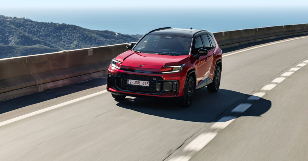 RAV4 ‘evrim’ ile yoluna devam ediyor