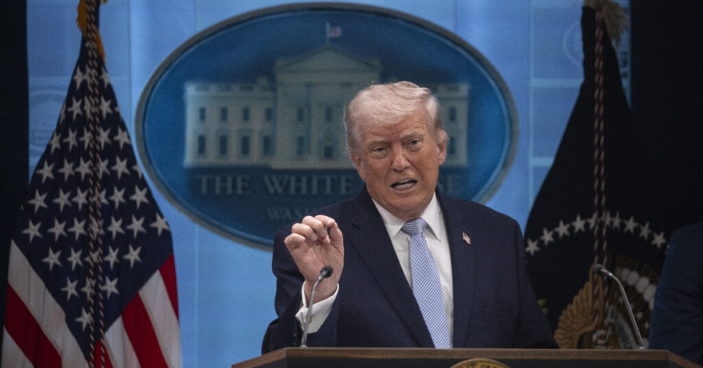ABD Başkanı Trump: İran’la yakın çalışıyoruz