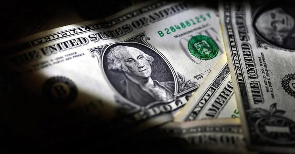 Dolar tarihi yüksek seviyede