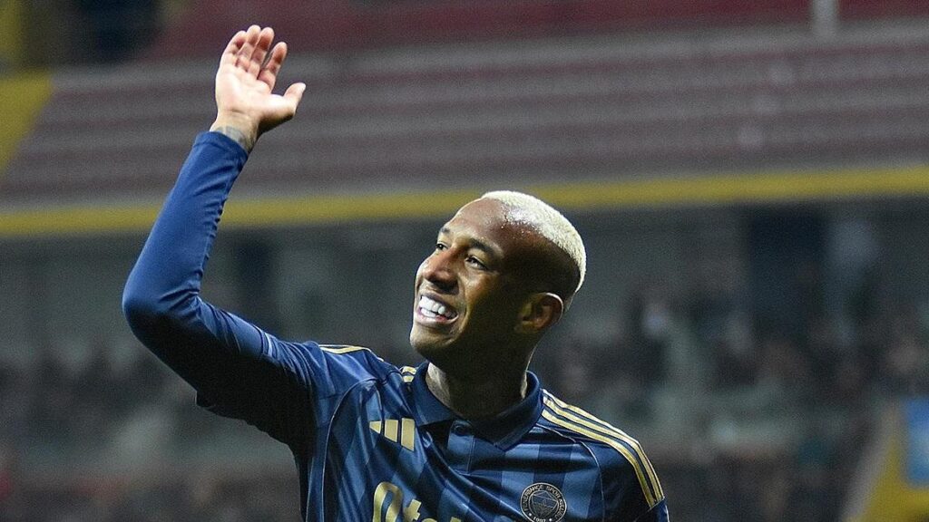 Anderson Talisca, bu sezonki 23. golünü ti