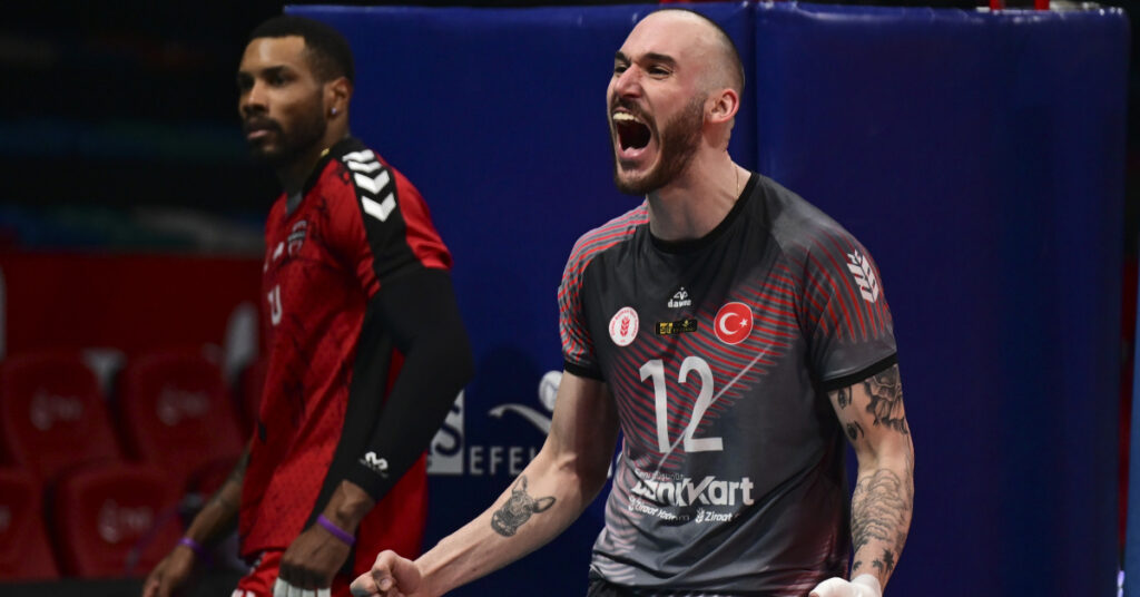 Efeler Ligi’nde ilk finalist Ziraat Bankkart!
