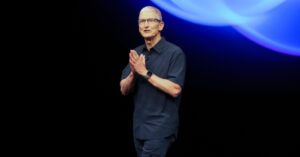 Apple’ın CEO’su Tim Cook görevden ayrılıyor