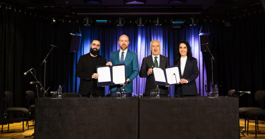 İstanbul Üniversitesi OMAR ile Palet Türk Müziği İlkokulu arasında iş birliği