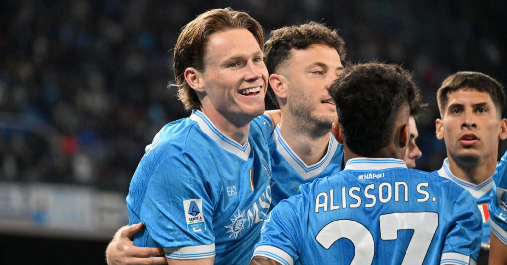 Napoli sahasında coştu!