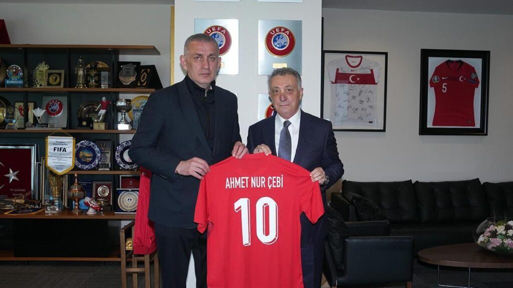 Beşiktaş’ın eski başkanı Çebi, Hacıosmanoğlu’nu ziyaret etti