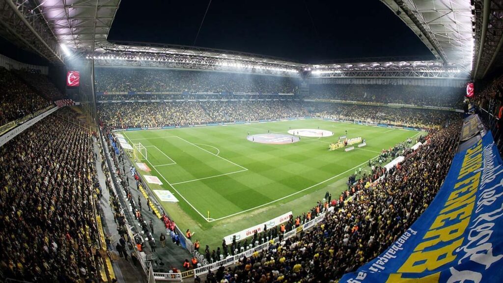 Fenerbahçe’den gençlere ücretsiz bilet