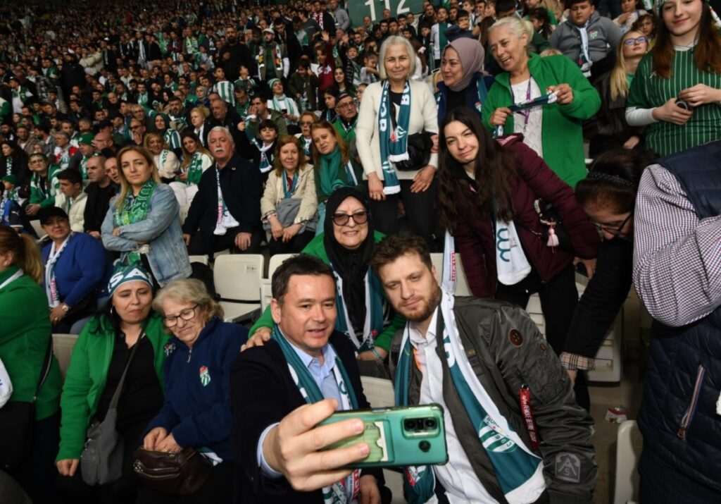 Osmangazi Belediyesi Bursaspor Sevdasını Sınırların Ötesine Taşıdı