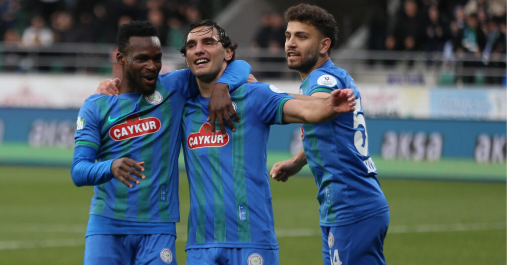 Rizespor sahasında 3 golle kazandı!