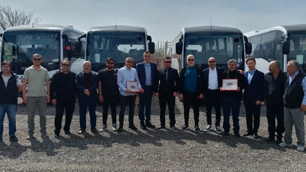 Anadolu Isuzu, Eskişehir’e 10 adet NovoLux teslim etti
