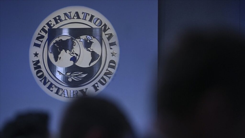 IMF, yükselen petrol fiyatlarının küresel ekonomiyi olumsuz yöne çevirdiğini duyurdu