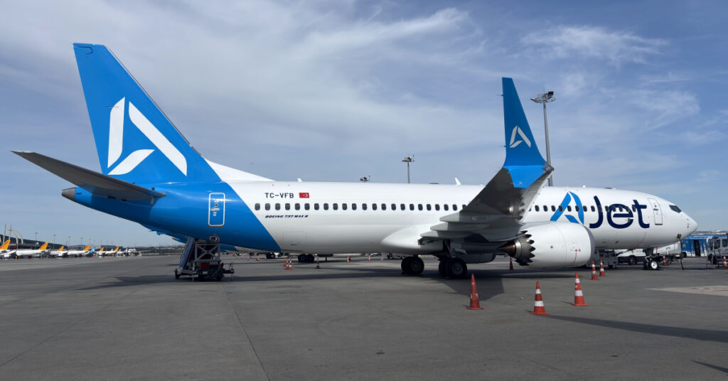 AJet’in filosuna 6 yeni uçak katıldı
